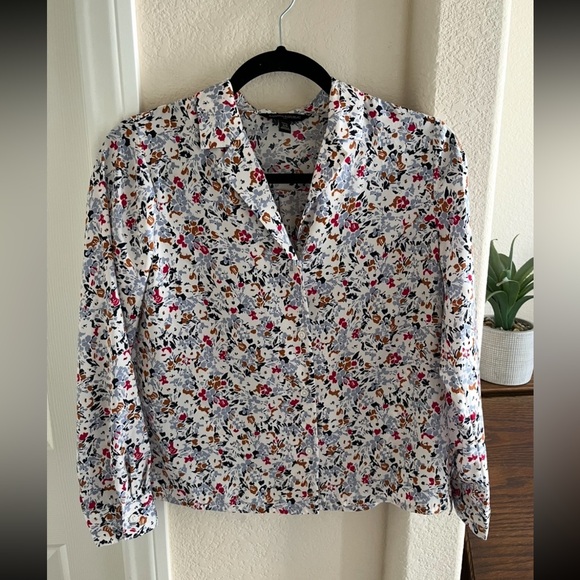Banana Republic Tops - Banana Republic Floral Button blouse - White and Multicolors. See photos.